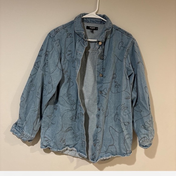 Missguided + Blue Denim Jacket with Artistic Face Print - Picture 1 of 5